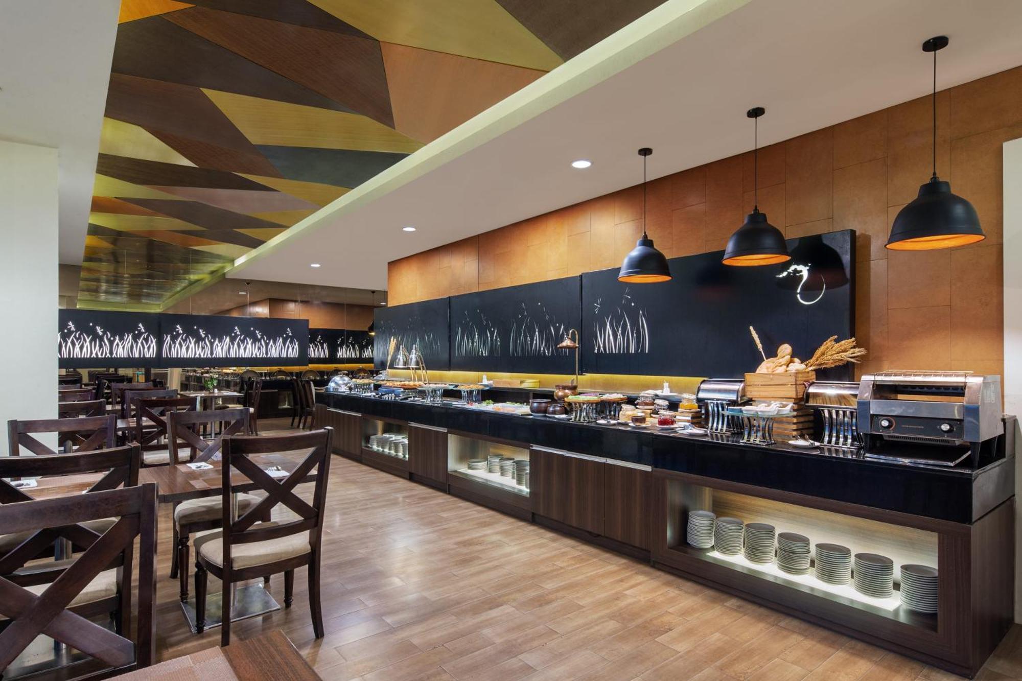 Santika Bsd City-serpong 3*