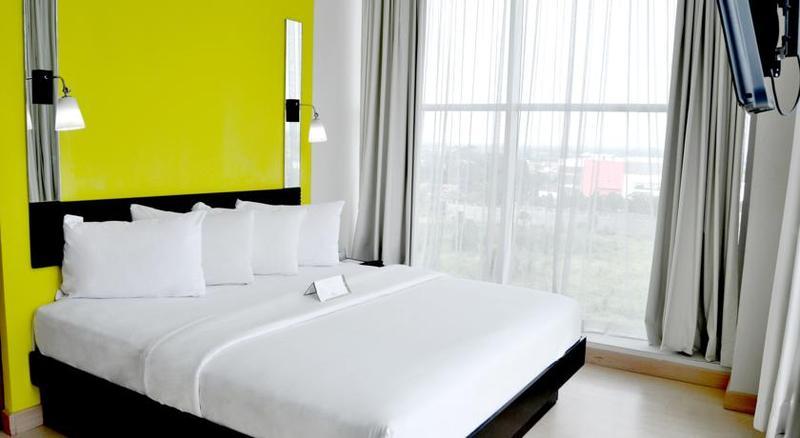 Hotel Santika Bsd City-serpong 3*