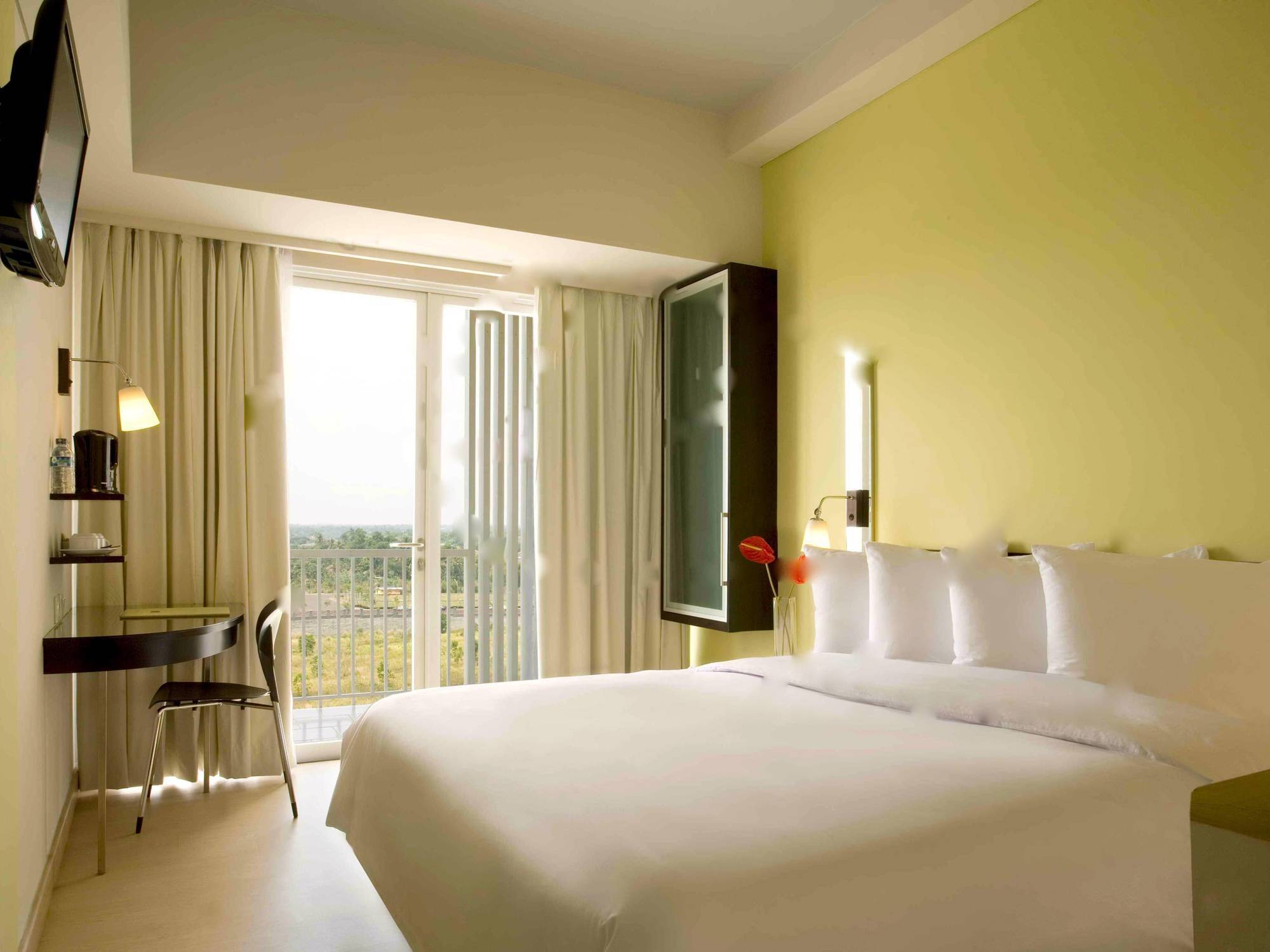 Hotel Santika Bsd City-serpong Serpong